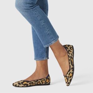 Rothy’s leopard point flat in 8.5